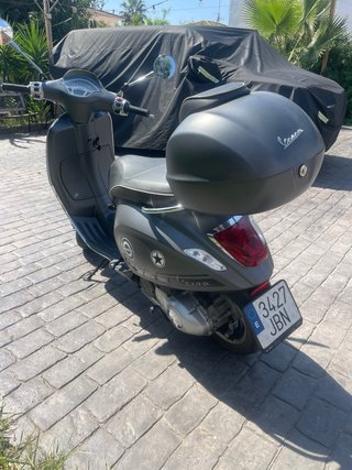Vespa Primavera 125 cc. 1.000 km.