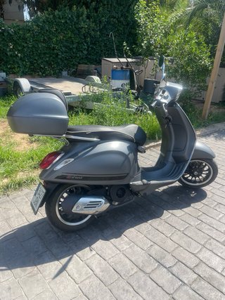 Vespa Primavera 125 cc. 1.000 km.