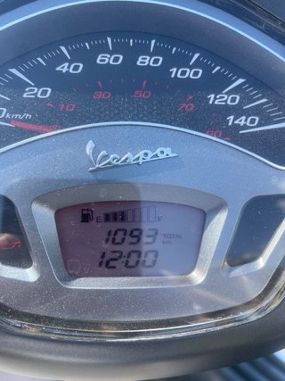 Vespa Primavera 125 cc. 1.000 km.