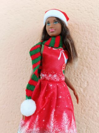 MUÑECA BARBIE, FASHIONISTA, NAVIDAD, 2011
