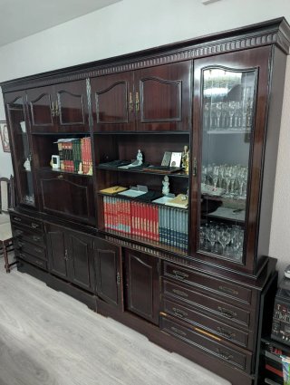 Mueble de salón madera y cristal
