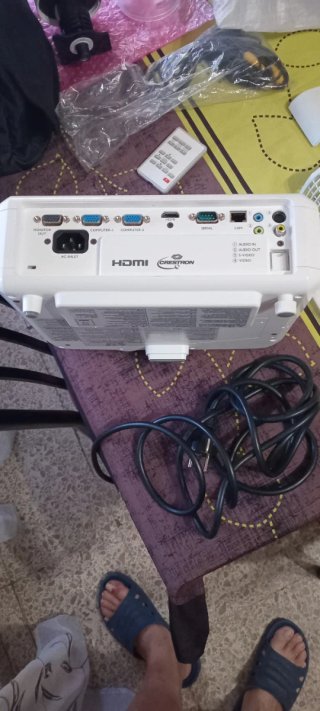 Proyector Crestron HDMI Usado
