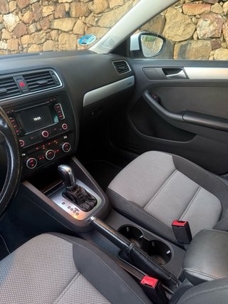 VOLKSWAGEN JETTA HYBRID DSG 2013