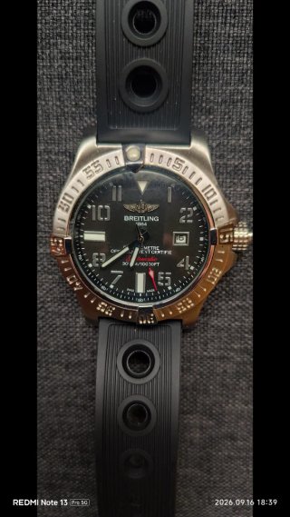 Relógio Breitling Preto e Dourado