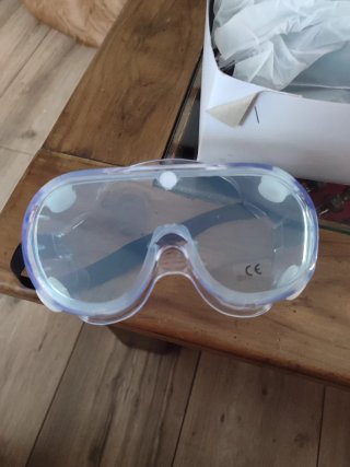 Gafas de protección nuevas sin estrenar