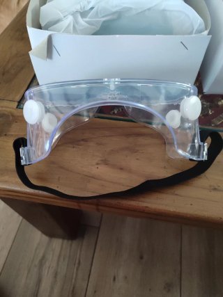 Gafas de protección nuevas sin estrenar