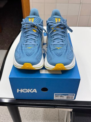 Hoka Clifton 10 Talla 42.2/3 Azul/Amarillo