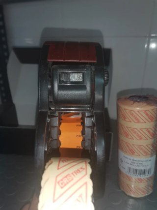 Etiquetadora Smart con rollo de etiquetas