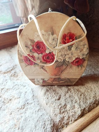 Caja decorativa romántica floral
