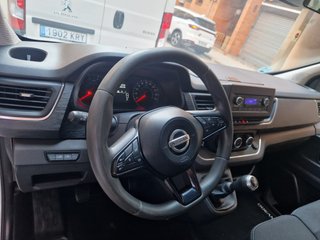 Nissan NV300 2021