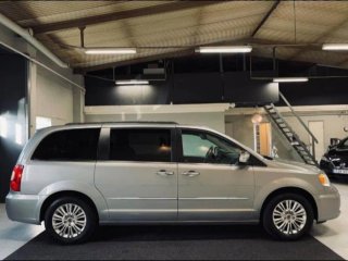 Lancia Voyager 2015