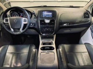 Lancia Voyager 2015