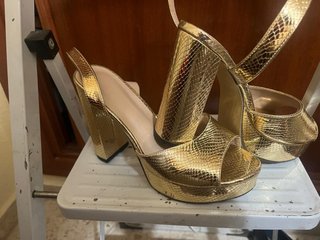Zapatos de fiesta dorados tacón plataforma