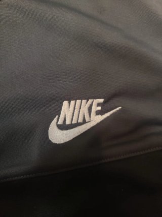 Sudadera Nike gris y negra