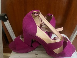 Zapatos de fiesta elegantes