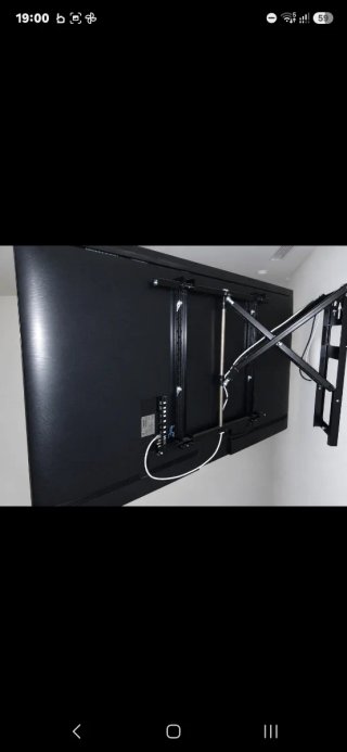 TV Samsung 85 Negra