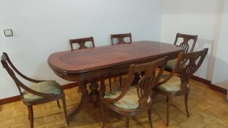 Mesa y sillas para comedor