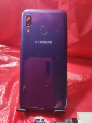 Samsung A20E