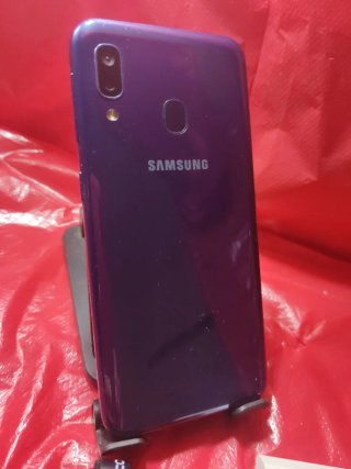 Samsung A20E