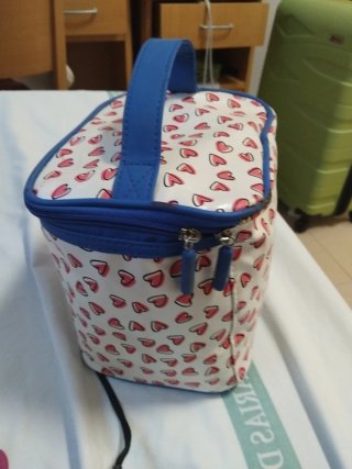 Neceser de viaje con corazones