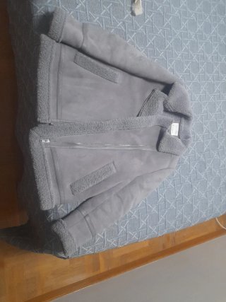 Cazadora Zara forro borreguillo gris TALLA 11/12