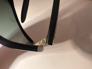 Occhiali da sole Versace Y2K neri e dorati