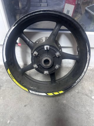Llanta Yamaha R6R