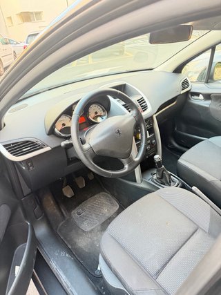 Peugeot 207 2011