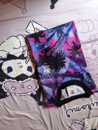 Camiseta Adidas Talla M Estampado Tropical
