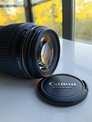 Canon EF 100mm f/2.8 Macro USM