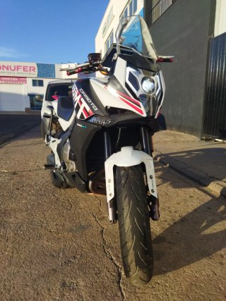 CF Moto 650 MT Adventure Moto