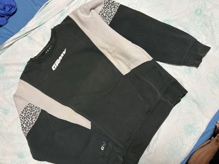 Sudadera GRMY bicolor con estampado grimey