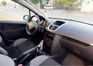 Peugeot 207 2009