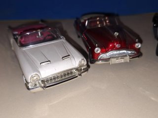 Lote 4 Coches Época Road Signature 1:32