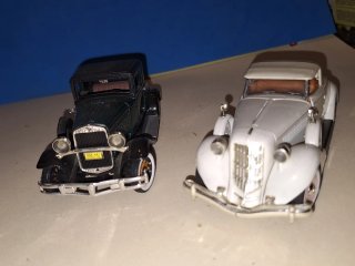 Lote 4 Coches Época Road Signature 1:32