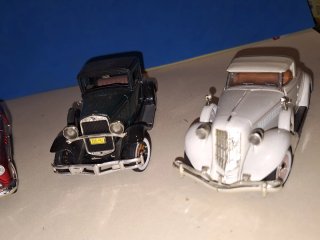 Lote 4 Coches Época Road Signature 1:32