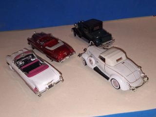 Lote 4 Coches Época Road Signature 1:32