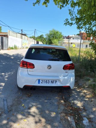 Volkswagen Golf R-Line