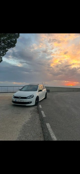 Volkswagen Golf R-Line