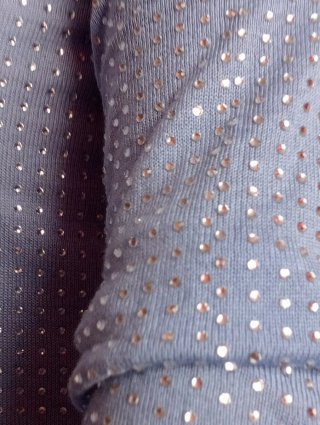Jersey azul con brillantitos plateados