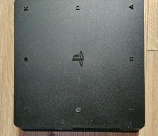 Pack PS4 Slim 1TB + 2 Mandos + Base Carga + Fundas