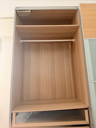Armario puertas correderas madera y cristal