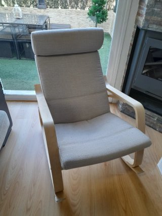 Mecedora de madera Ikea
