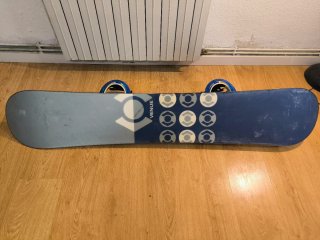 Tabla Snowboard Venue Venture 157 con fijaciones.