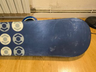Tabla Snowboard Venue Venture 157 con fijaciones.