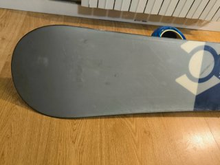 Tabla Snowboard Venue Venture 157 con fijaciones.