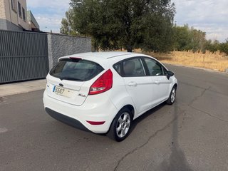 Ford Fiesta 2010 solo 140.000 km UNICO DUEÑO 74€/M