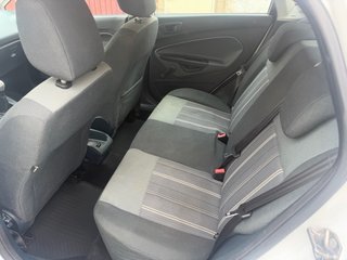 Ford Fiesta 2010 solo 140.000 km UNICO DUEÑO 74€/M