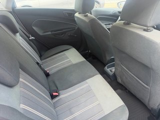Ford Fiesta 2010 solo 140.000 km UNICO DUEÑO 74€/M