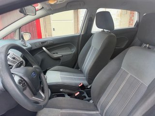 Ford Fiesta 2010 solo 140.000 km UNICO DUEÑO 74€/M
